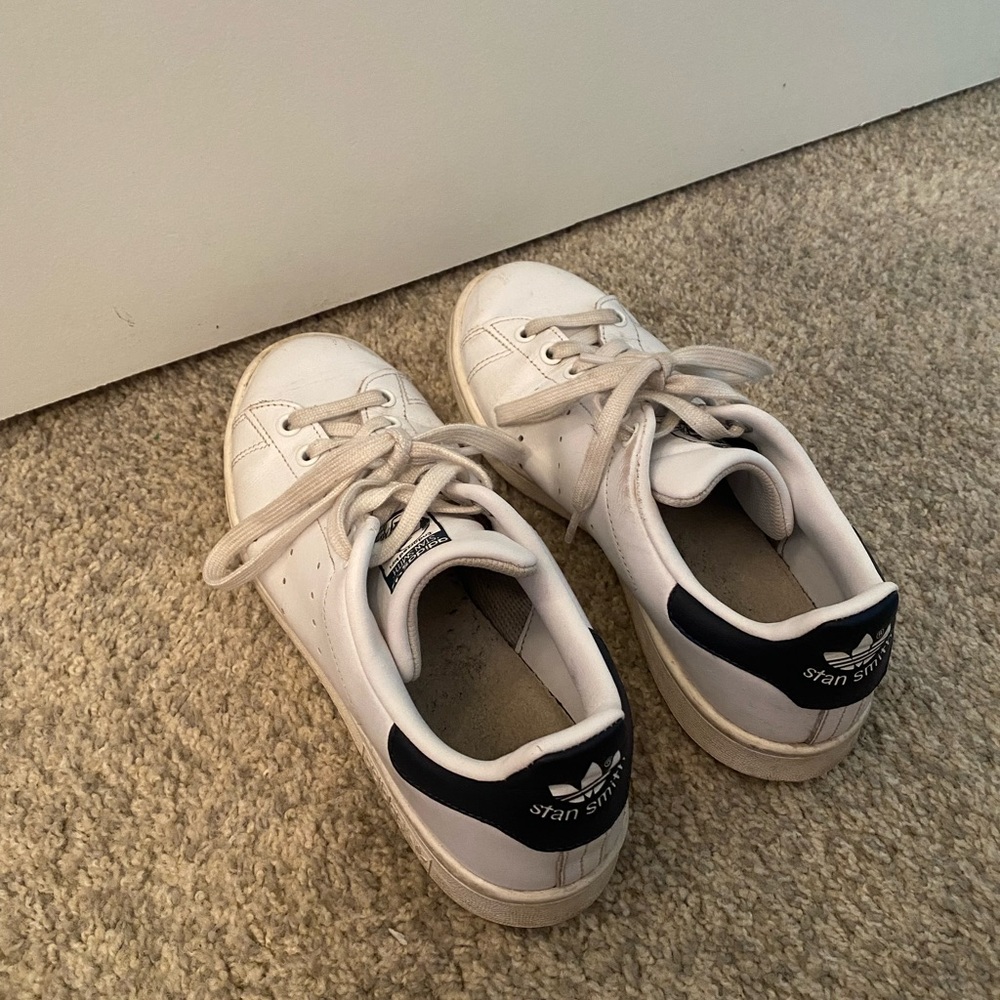 Men’s Adidas (Stan Smith) Shoes. Mostly white with navy blue detailing. Size 7.